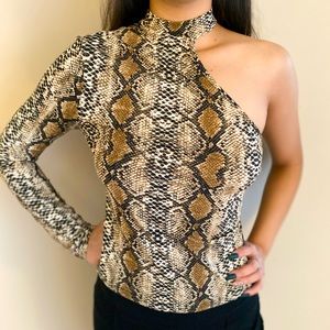 Snake print top